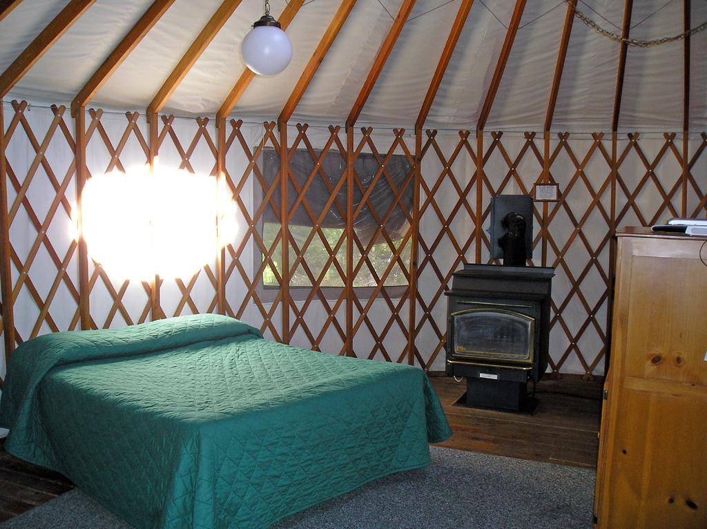 Yosemite Lakes Hillside Yurt 1 Harden Flat Exterior foto